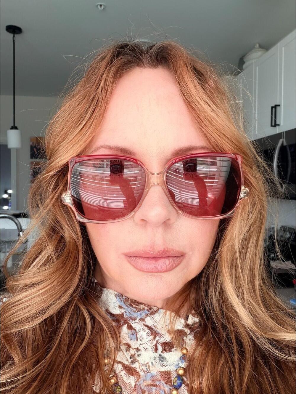 Vintage Modern Success Oversized Sunglasses Pink Clear Gradient Y2K Hong Kong